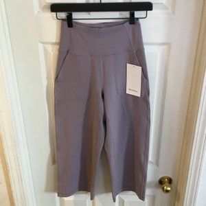 Lululemon Wide Leg Crop Size 4